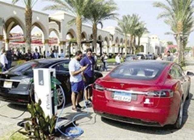 الحكومة تعتمد تعريفة الكهرباء لشحن السيارات