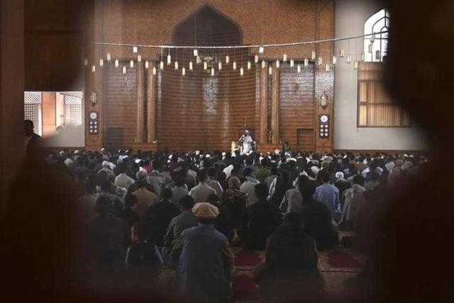 طالبان تفرض غرامة على من لا يصلي جماعة في المسجد