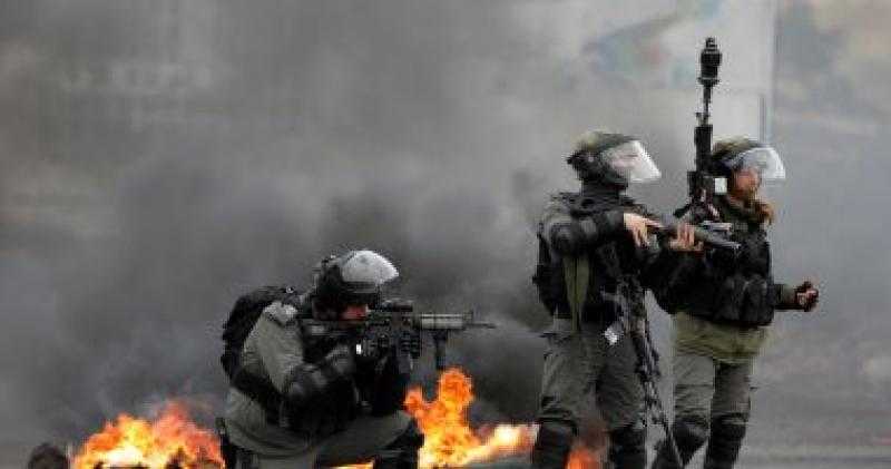 مواجهات بين الفلسطينيين وقوات الاحتلال الإسرائيلى فى مناطق متفرقة بالضفة الغربية