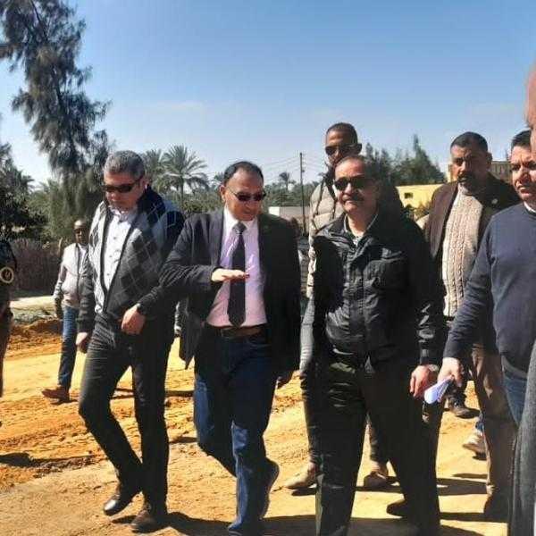 بالصور: ” دندش” يستقبل محافظ الاسماعيلية لتفقداعمال تطوير وتوسعة طريق ترعة سرابيوم