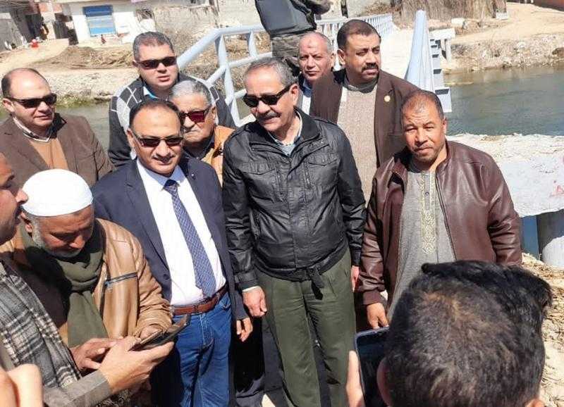 النائب أحمد دندش يطالب بإنشاء كوبري سطحي بقرية نفيشه بمدخل أبو شحاته في أبو عطوه .