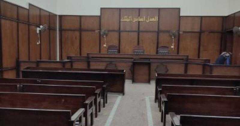 اليوم..محاكمة 3 أشخاص احتجزوا فتاة داخل شقتهم واعتدوا عليها
