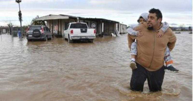 فيضانات تشيلى تؤدى إلى انهيارات أرضية وعزل 11 ألف شخص فى بلديات مختلفة
