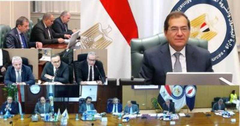 البترول:2.4 مليار قدم مكعب غاز متوسط الإنتاج اليومى لحقل ظهر