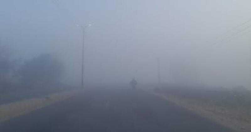 غلق 3 طرق رئيسية بسبب الشبورة الكثيفة منعا للحوادث