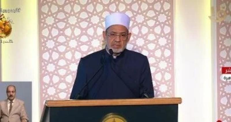 شيخ الأزهر يُعزِّى أسرة الطالبة رحيق السيد ويوجه برحلة عمرة لوالديها مواساة لهما