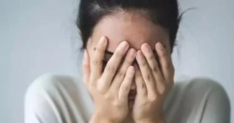 منها ما يتعلق بالأمعاء والغدد الصماء.. 9 أنواع وأعراض مختلفة لـ القلق
