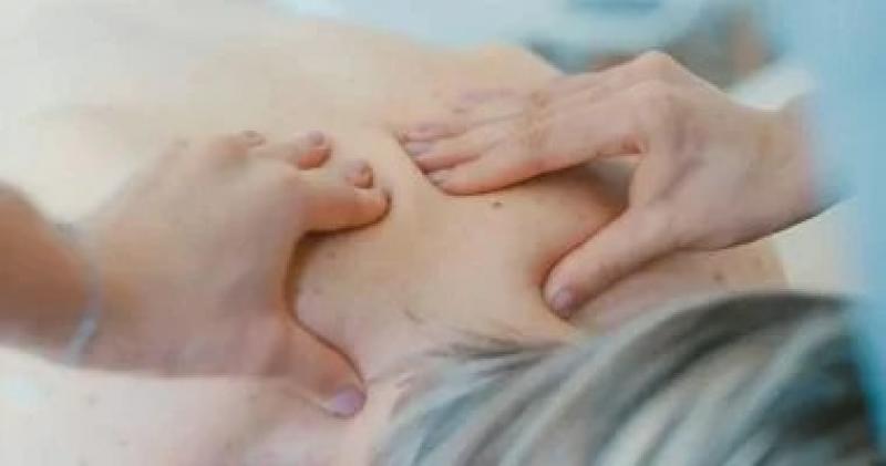 شاب صينى عمره 26 عاما يُصاب بسكتة دماغية بعد جلسة تدليك لرقبته