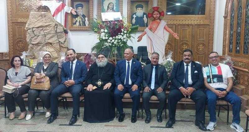 وفد الشعب الجمهورى يقدم التهانى للاخوة الاقباط بمناسبة عيد القيامة