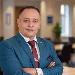 م مصطفى الريس يكتب: الانسانية تفقد رجلا دافع عن السلام وحق التعايش