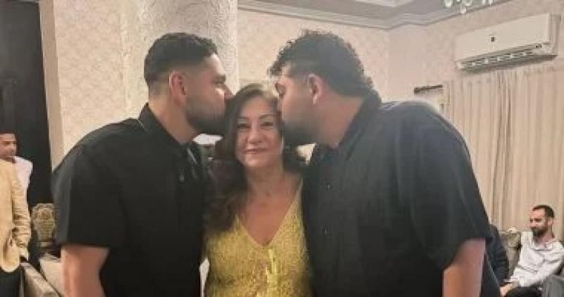 محمود شاهين ابن شقيق إلهام شاهين يحتفل بعقد قران والدته