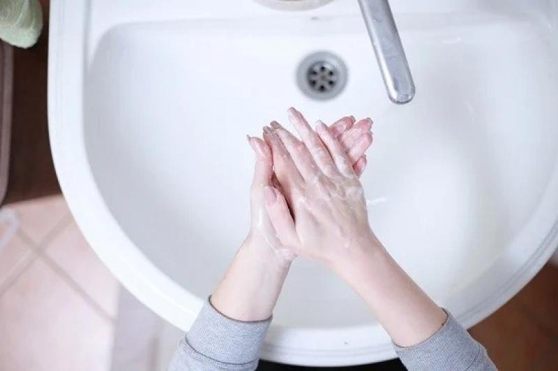 اعرفى درجة الحرارة المناسبة لتنظيف كل منطقة فى جسمك.. حافظى على بشرتك