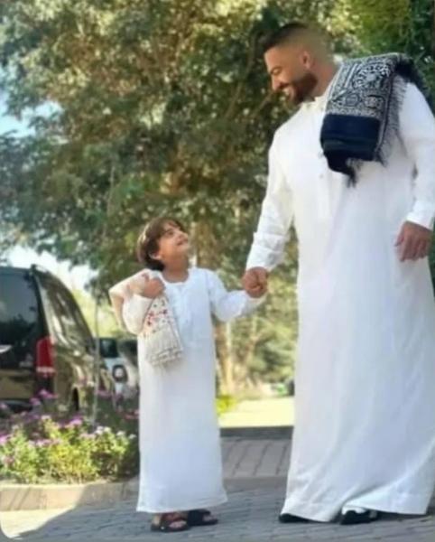 مرض ابنى آدم وعملياته السبب.. تامر حسنى يعتذر عن حضور فرح محمد شاهين