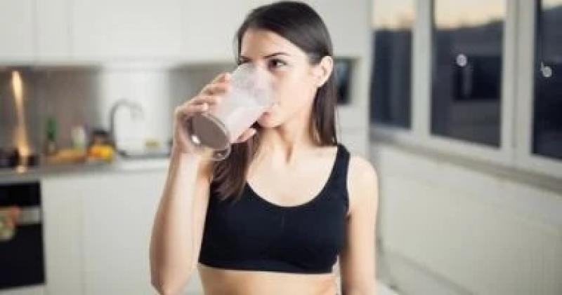 يرطب جسمك في الحر ويقوى ذاكرتك.. 7 فوائد لتناول هذا المشروب بانتظام