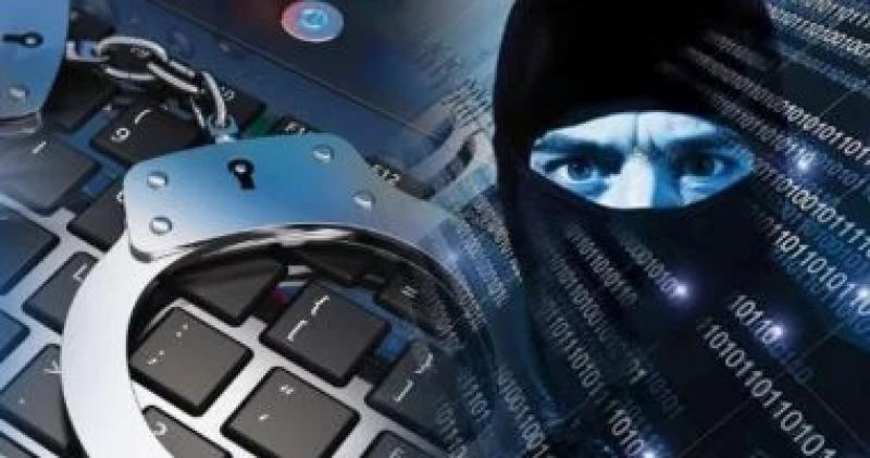 كيف يواجه القانون إنشاء الحسابات الوهمية على ”السوشيال ميديا”؟.. تفاصيل