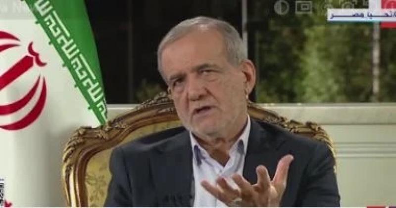 الرئيس الإيراني يهنئ شعبه بالانتصار على إسرائيل
