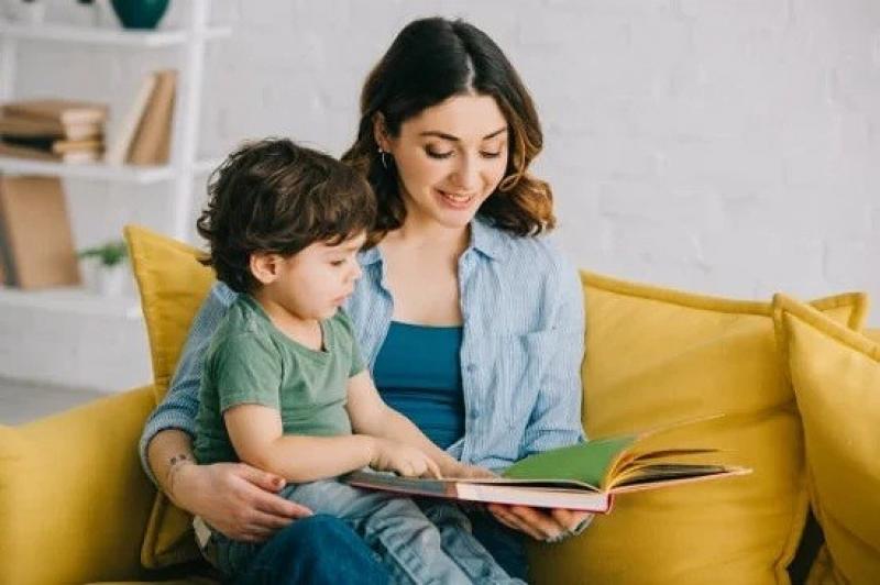 6 فوائد للقراءة بصوت عالٍ للأطفال.. تعزز الذكاء والتواصل
