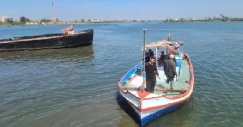 مصرع 3 فتيات وشاب فى انقلاب مركب صغير داخل نهر النيل بالمنيا