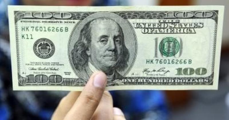 سعر الدولار اليوم الثلاثاء يواصل تراجعه أمام الجنيه.. ويسجل 48.40 جنيه للشراء