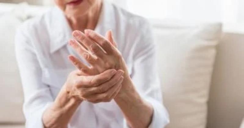 اكتشف | زيت حبة البركة علاج طبيعي لالتهاب المفاصل