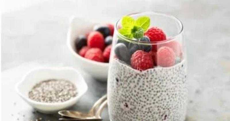 أسباب تدفعك لتناول مشروب ماء جوز الهند وبذور الشيا كل صباح