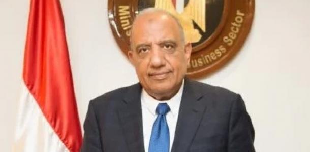 نجاة وزير الكهرباء بعد حادث مروري أثناء توجهه لمدينة العلمين
