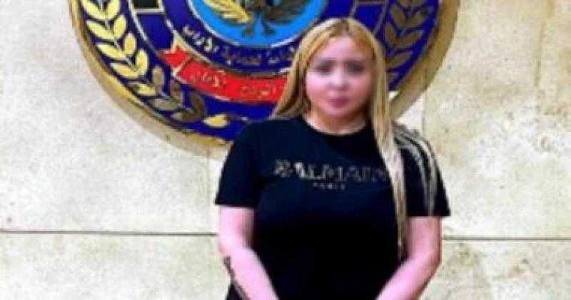 التحقيق مع الراقصة بوسي لاتهامها بنشر مقاطع مبتذلة لزيادة نسب المشاهدة
