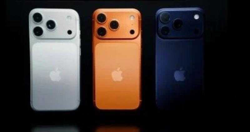 iPhone 17 يغير قواعد تصوير السيلفى.. صورة جماعية مثالية بضغطة زر