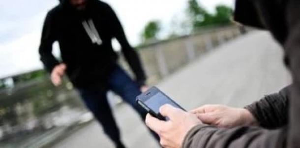 اعترافات لصى الهواتف في المعادى: نفذنا 7 جرائم سرقة بأسلوب المغافلة