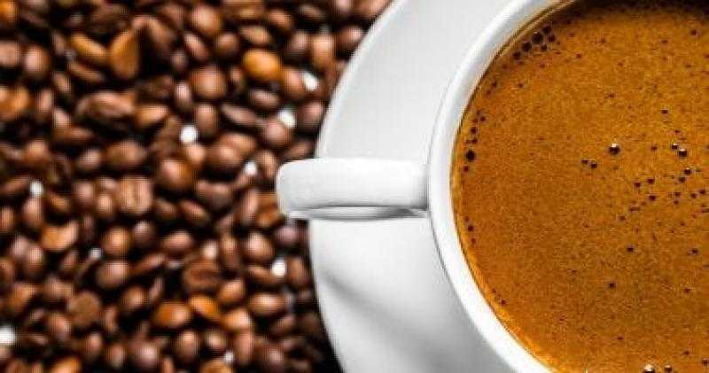 لماذا يجب عليك شرب الماء قبل تناول القهوة الصباحية؟