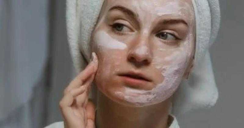 وصفات طبيعية لتفتيح البشرة أبرزها الكركم والعسل.. مش هتصدقى النتيجة