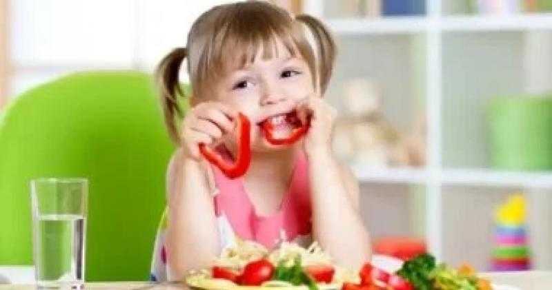 كيف تؤثر تقلبات الطقس على صحة الأطفال.. 5 خطوات لحماية ابنك