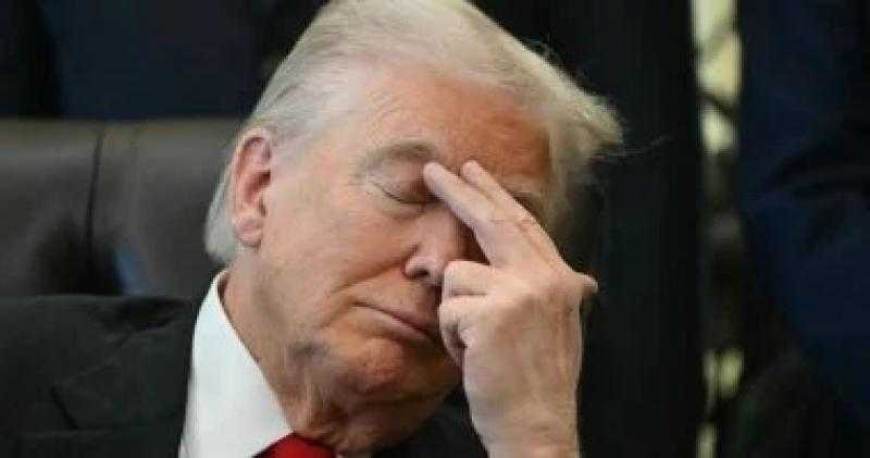 ترامب يحارب النوم فى فعالية بالبيت الأبيض.. وتساؤلات جديدة حول صحته