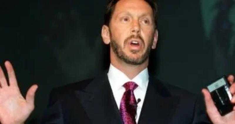 من هو الرجل الوحيد الذى يسيطر على بيانات نصف العالم؟