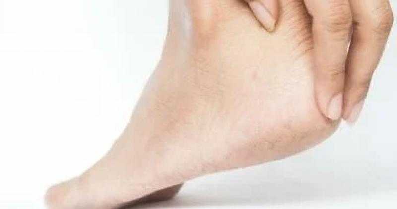 علاجات بسيطة للتخلص من تعرق القدمين ورائحة الأحذية الكريهة