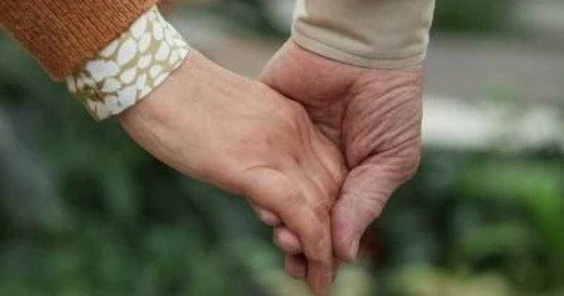 تعرف على رأى مركز الأزهر للفتوى فى تصوير أحد الزوجين خصوصيات شريكه