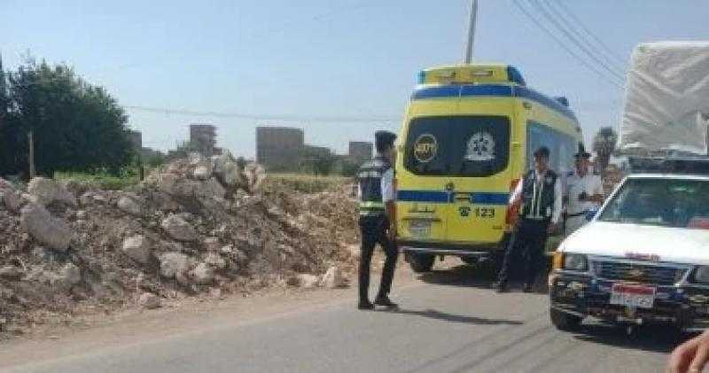 مصرع شابين في حادث تصادم دراجة نارية بسيارة مجهولة بسوهاج