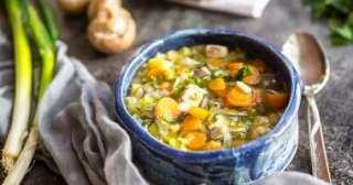 ماذا يحدث لجسمك عند تناول شوربة الدجاج يوميًا فى الشتاء؟