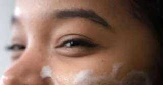 5 خطوات مهمة لغسل الوجه بطريقة صحيحة.. أساس روتين العناية بالبشرة