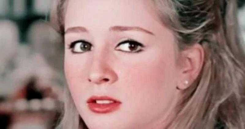 نجلاء فتحى أيقونة الجمال والتميز السينمائى فى عيد ميلادها