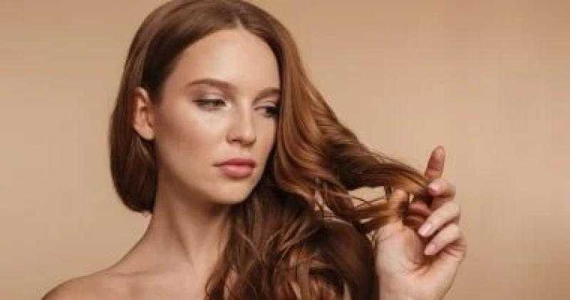 4 وصفات طبيعية للعناية بالشعر فى الشتاء.. تنظفه وتحميه من القشرة
