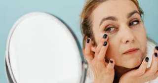 5 خطوات للعناية ببشرتك ومكياجك فى الأجواء العاصفة