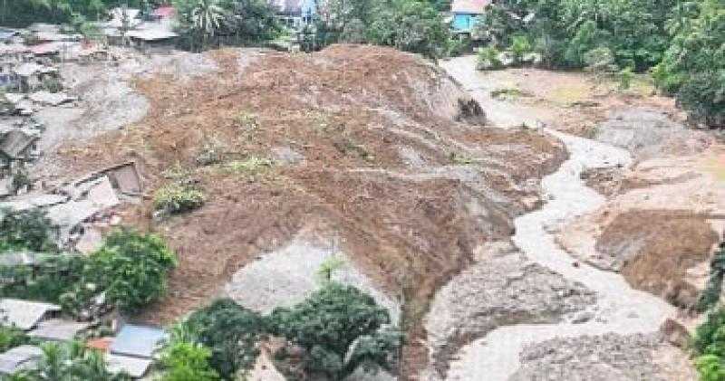 ارتفاع حصيلة ضحايا الانهيار الأرضي في إندونيسيا إلى 34 قتيلا