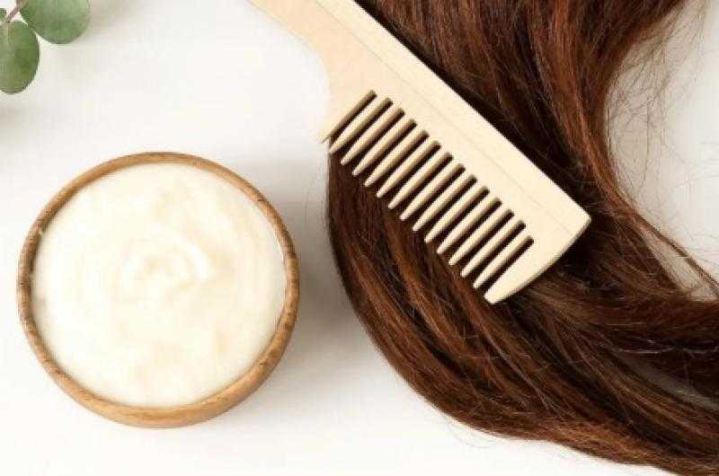 وصفات طبيعية لإنبات الشعر وزيادة كثافته حسب نوعه