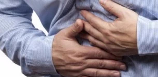 من الملابس للمشروبات.. أسباب غير متوقعة لارتجاع المرىء وطرق الوقاية