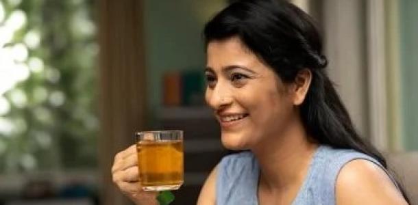 أيهما أفضل الشاى الأحمر أم الأخضر لجمال بشرتك وشعرك؟