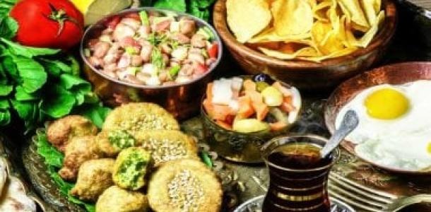 10 أطعمة ابعديها عن سفرة السحور.. تسبب الخمول والعطش فى نهار رمضان