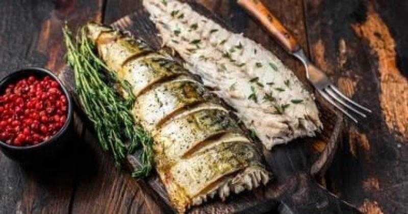 فطار رمضان.. طريقة عمل سمك فى الفرن مع سلطة خضراء