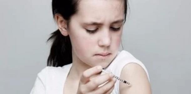 علامة تظهر على الطفل تحذر من إصابته بالسكر