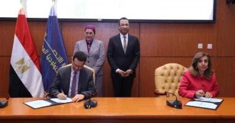 وزير الاتصالات يطلق منصة ”واعي.نت” لحماية الأطفال على الإنترنت